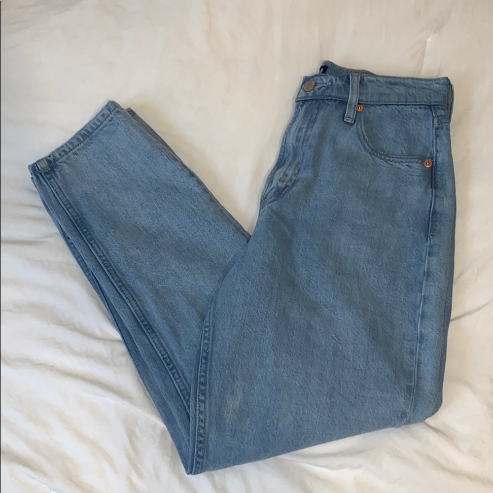 GAP Sky high rise mom jean